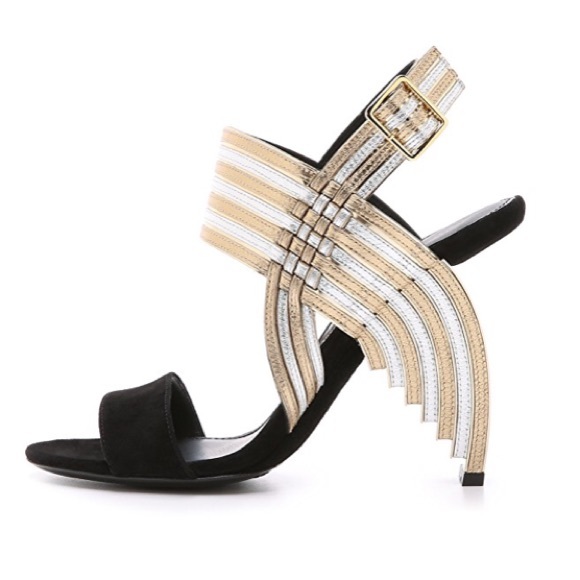 Salvatore Ferragamo Shoes - Salvatore Ferragamo Lenny Metallic Sandal sz 37.5!